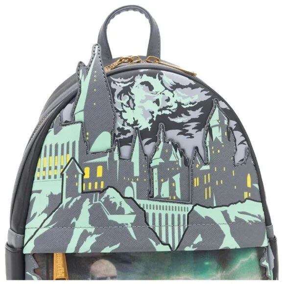 EXCLLUSIVE Loungefly Harry Potter Glow in the Dark Battle of Hogwarts Lenticular - Picture 10 of 12